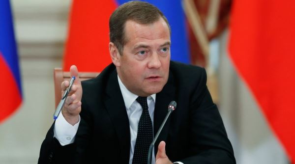 Медведев оценил сравнение Зеленского с Левински 