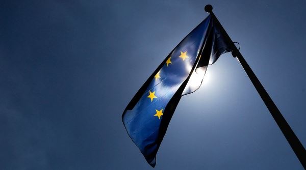 ЕС может грозить судьба «заднего двора» мировой политики, заявил постпред