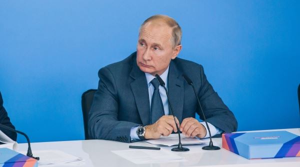 Путин насладился осенней тайгой перед днем рождения