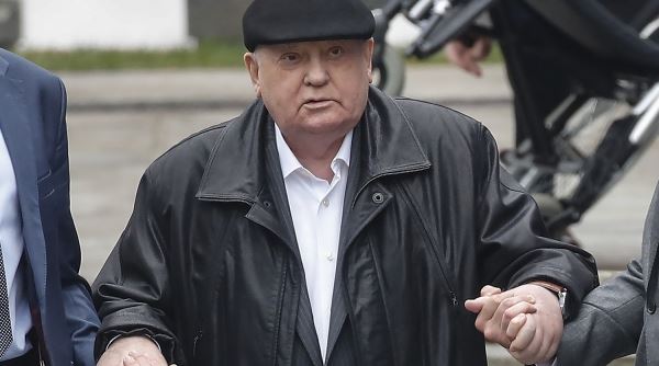 Горбачев рассказал об обращении к Путину