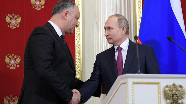 Путин не получил обещанный подарок от Додона 